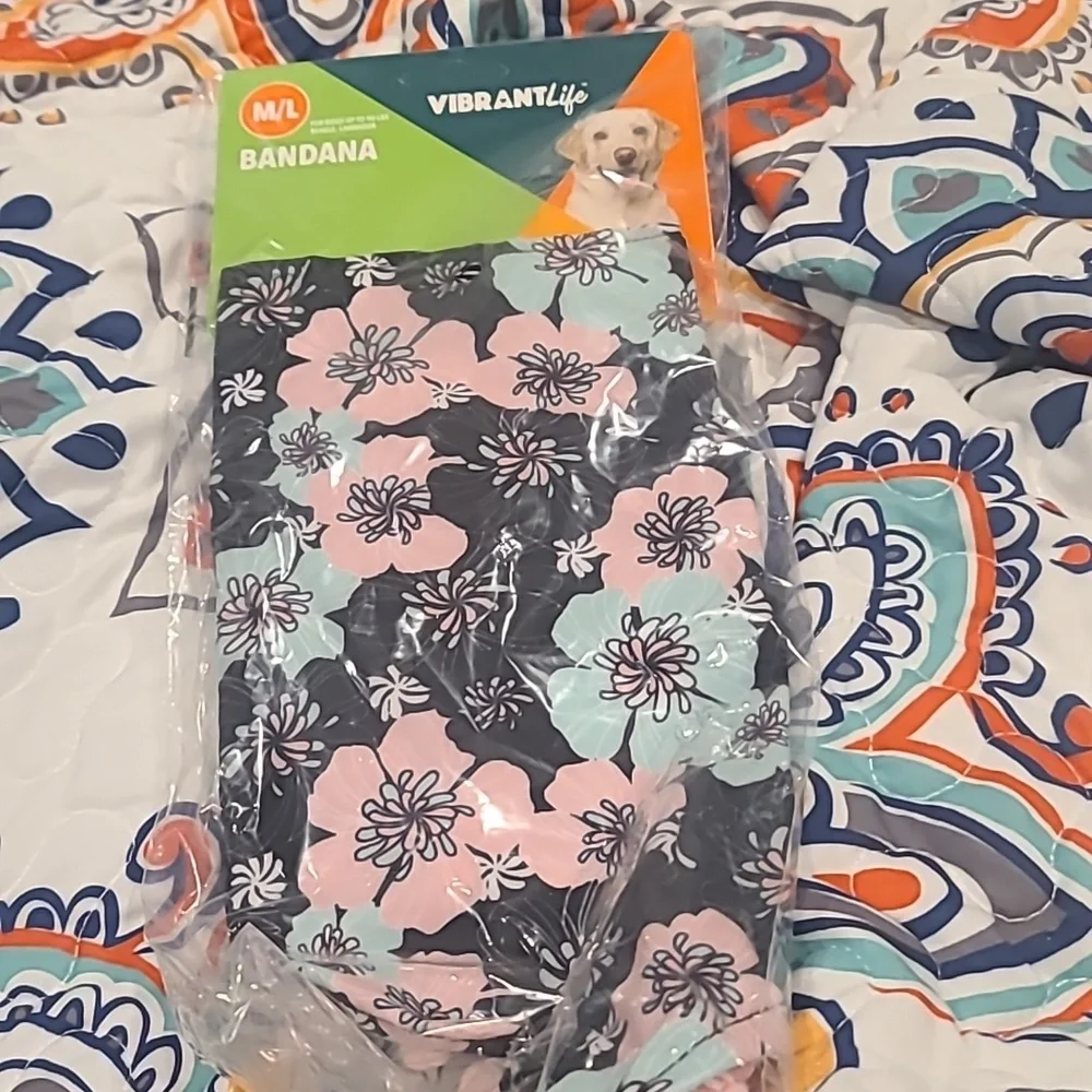 ❤️10/$13 New floral dog bandana